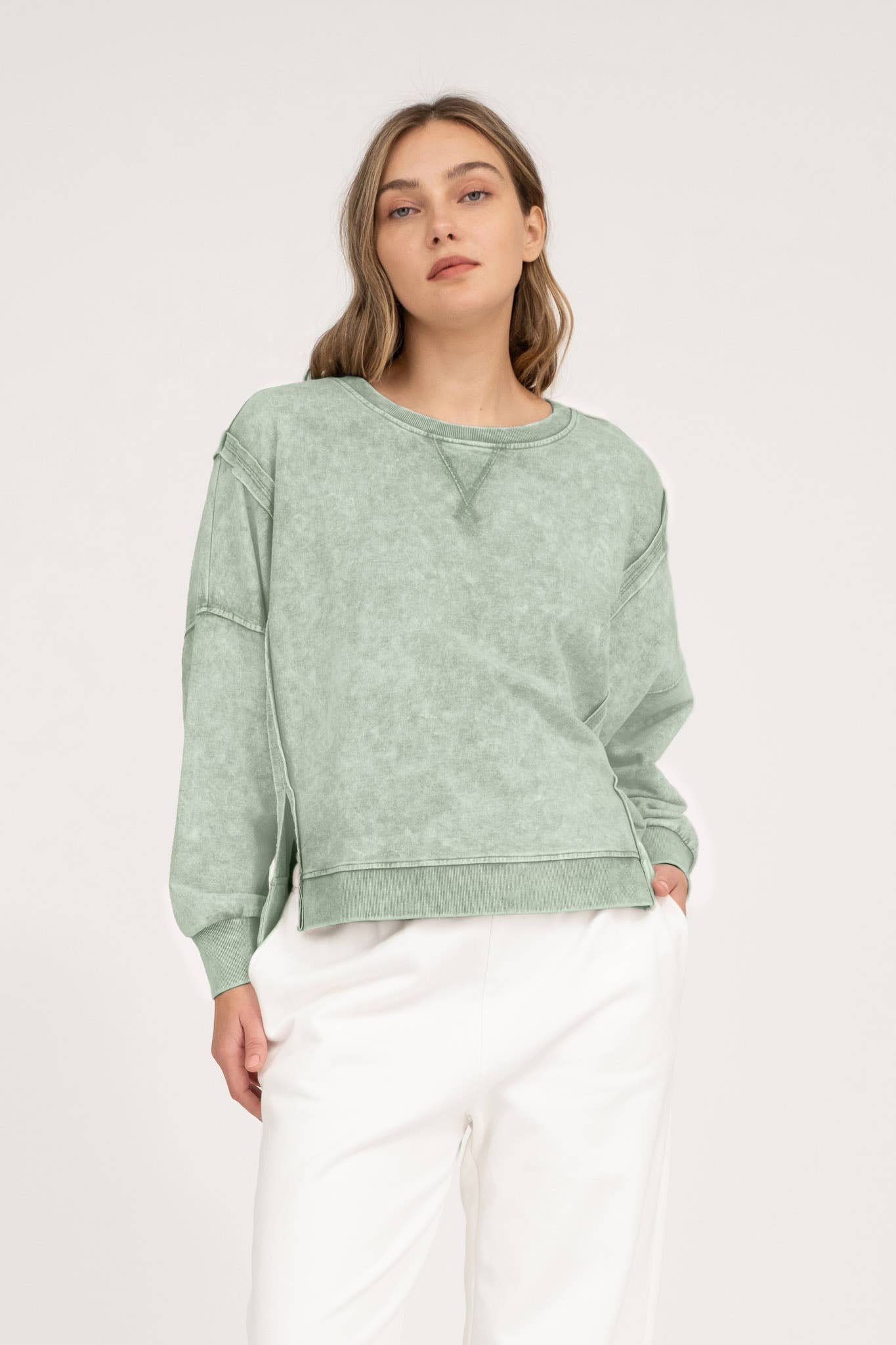 WASHED EXTENDED SHOULDER KNIT TOP
